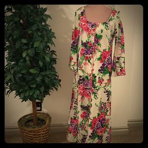 🎃3/$25 1960s vintage flower floor length dress